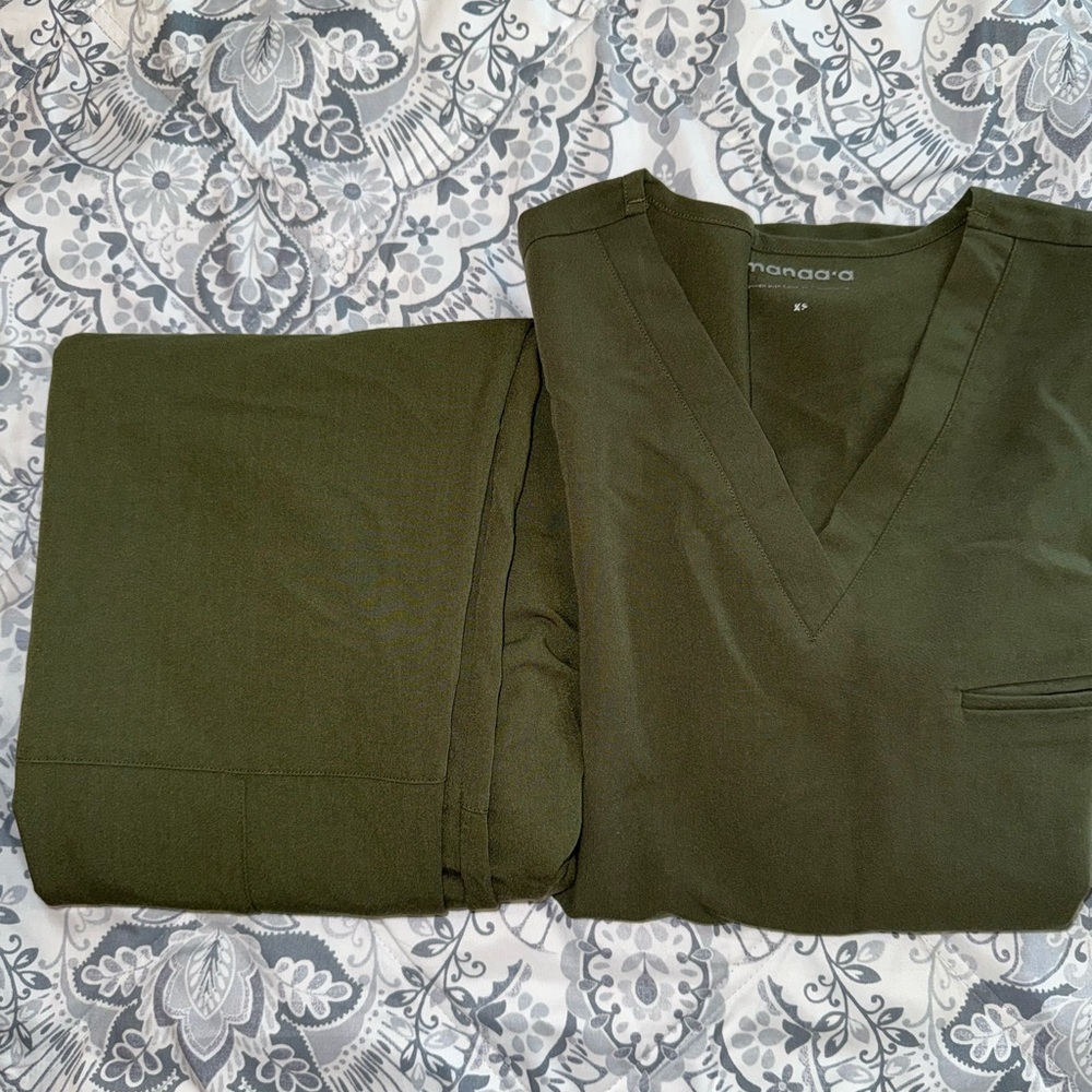 Olive Mandala Scrub Set XS